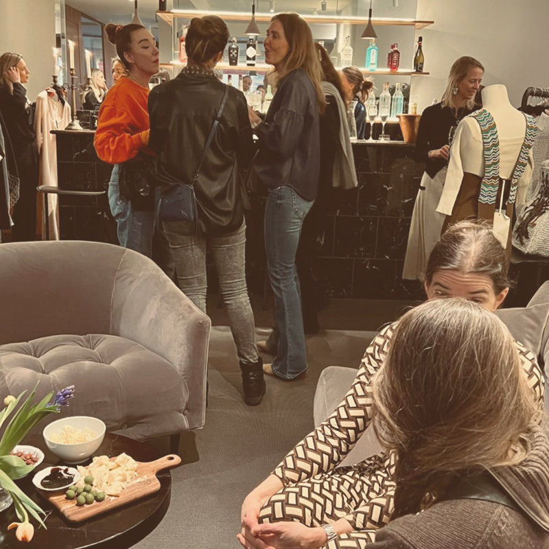 SOPHIE BY SOPHIE & STEFANIA ESSE