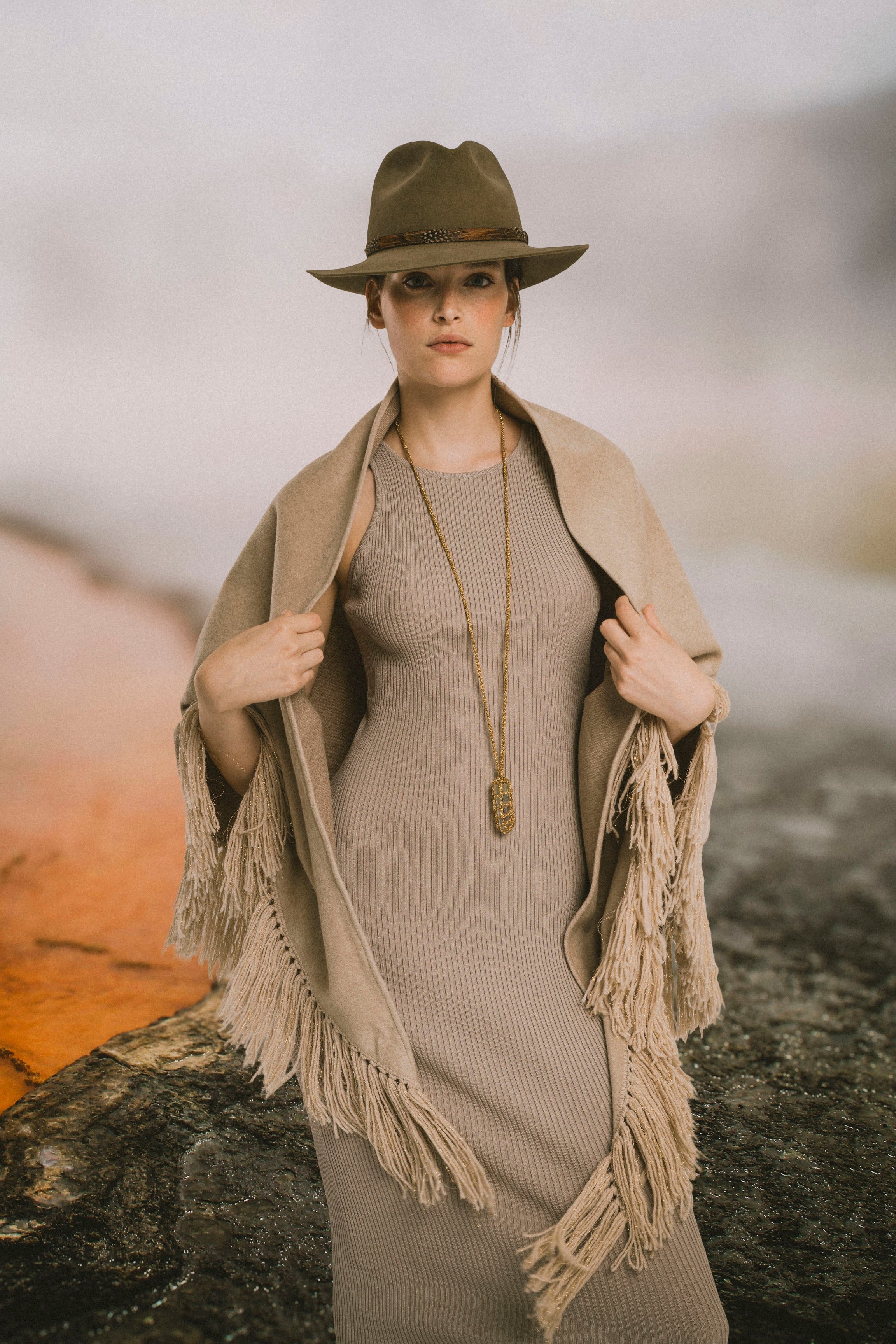 THE INTRECCI SHAWL CASHMERE FRINGE