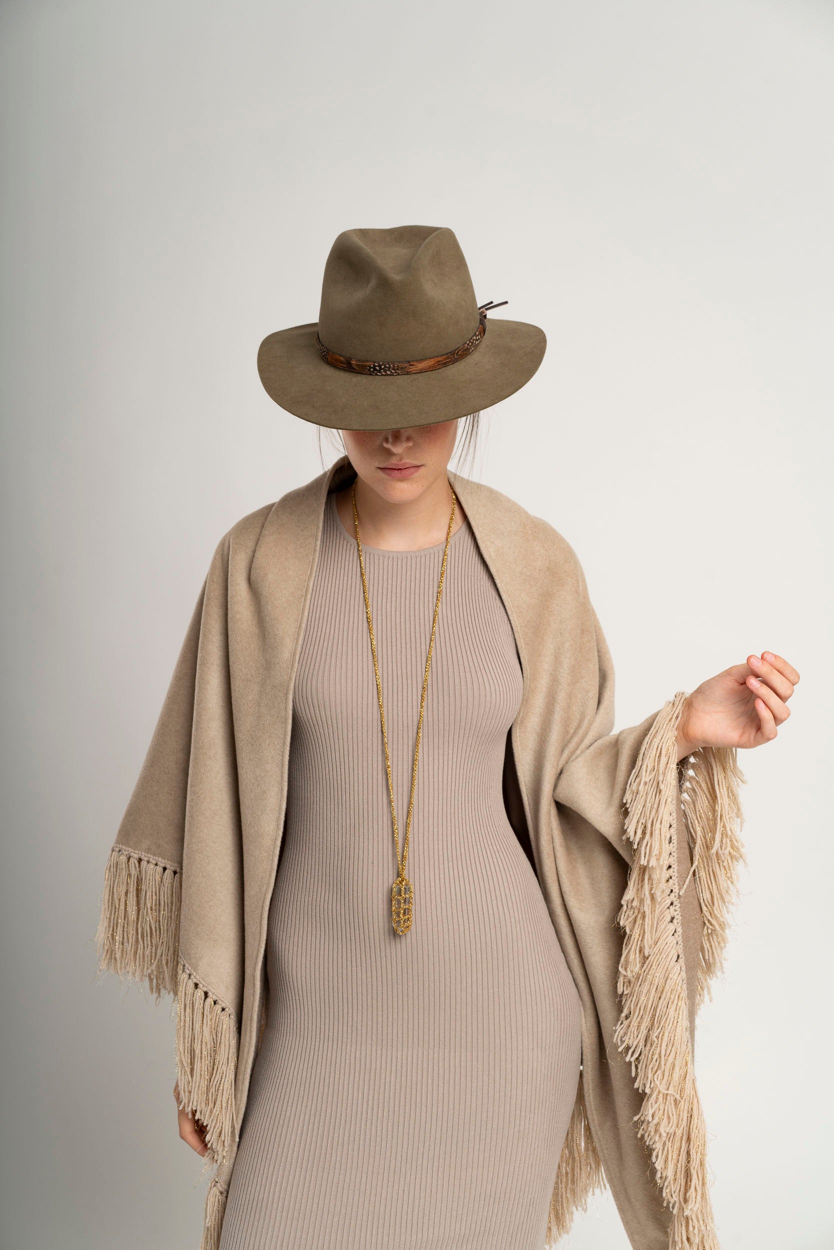 THE INTRECCI SHAWL CASHMERE FRINGE