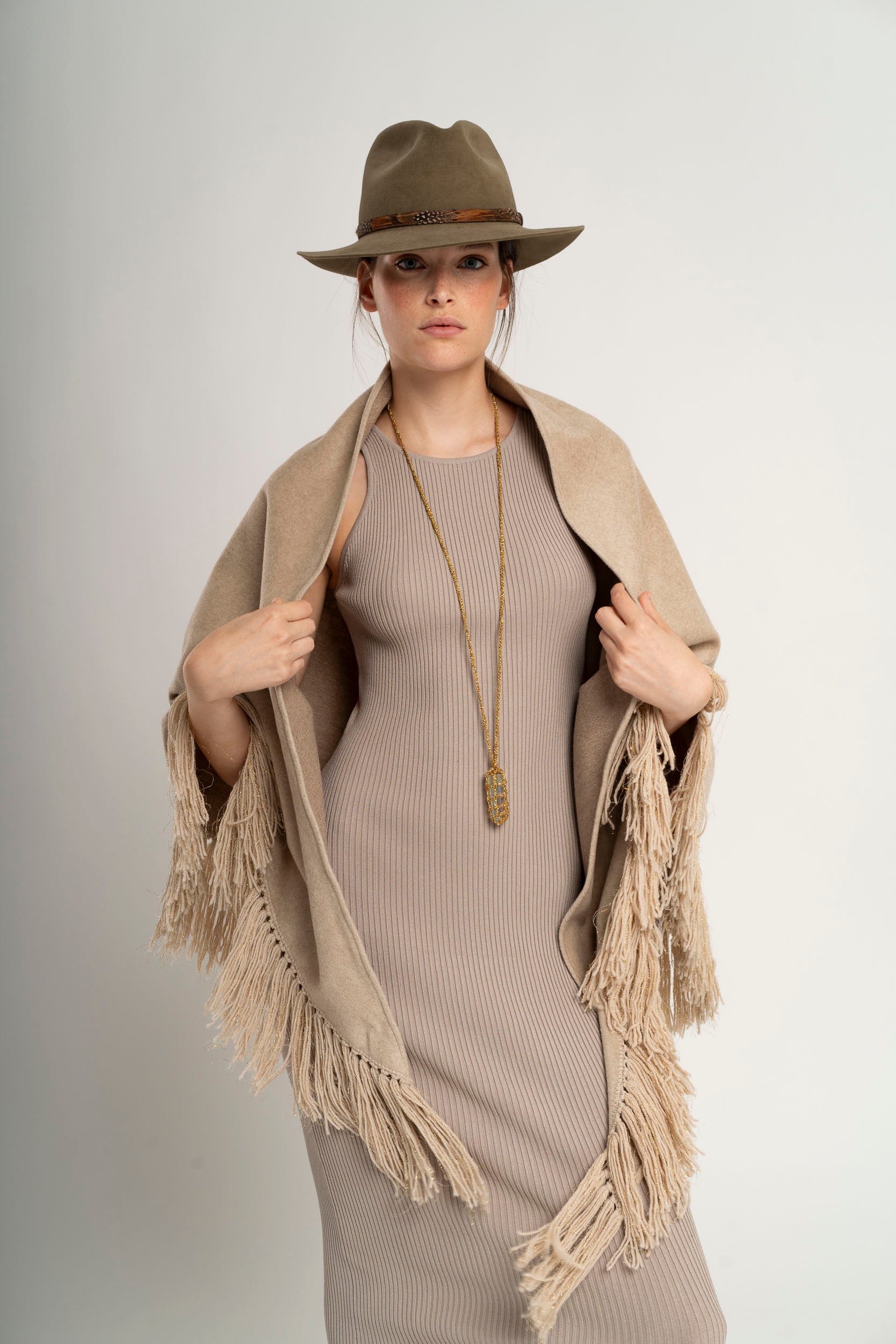 THE INTRECCI SHAWL CASHMERE FRINGE
