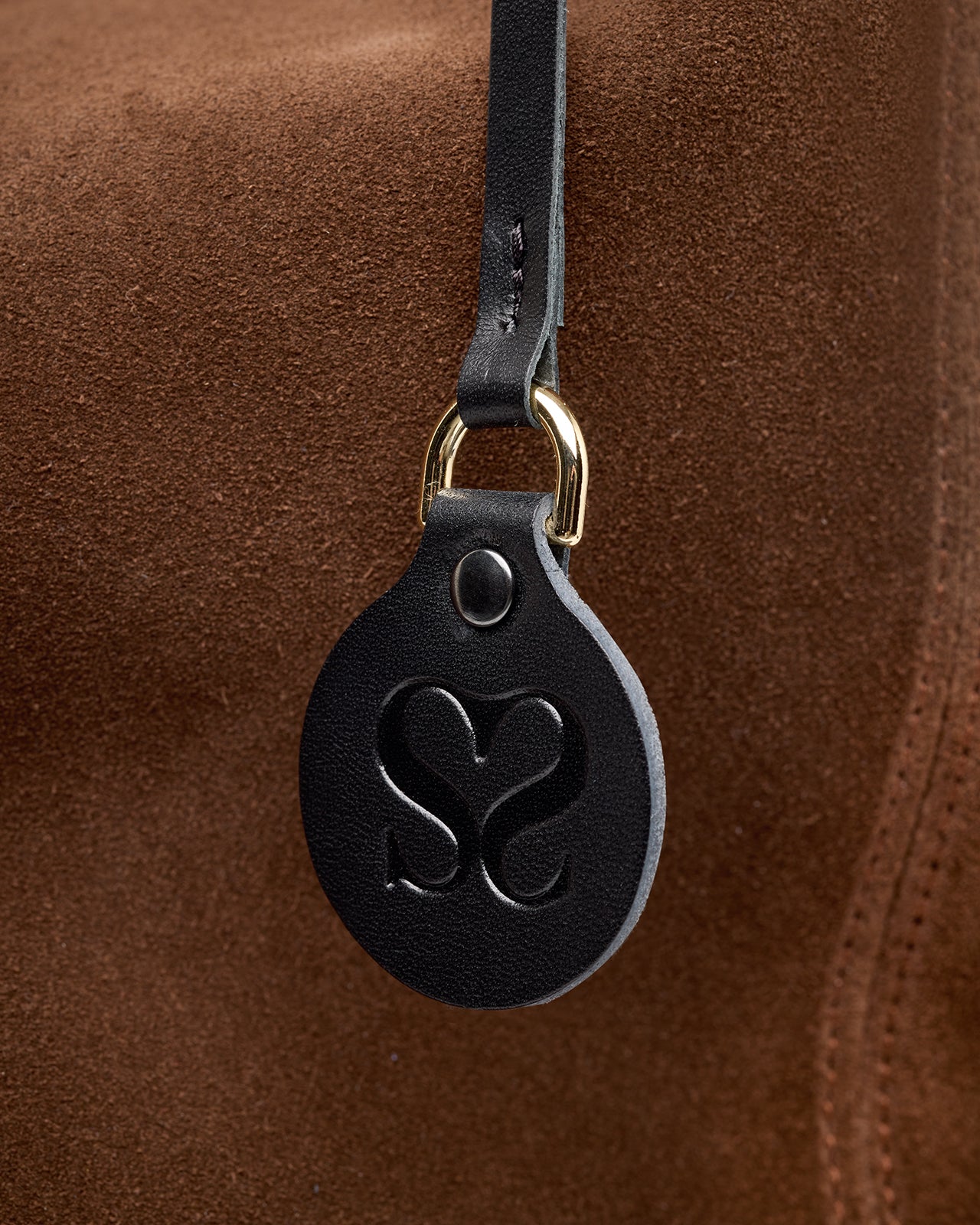 The Essenza bucket bag chocolate